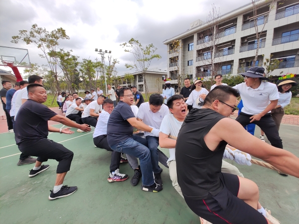 大疊水收費站管理用房拔河比賽